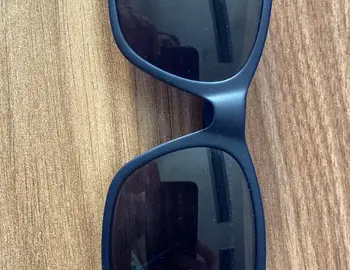 Lunettes de vue solaires trouvées le 17 aout 2026 sur le marché nocturne